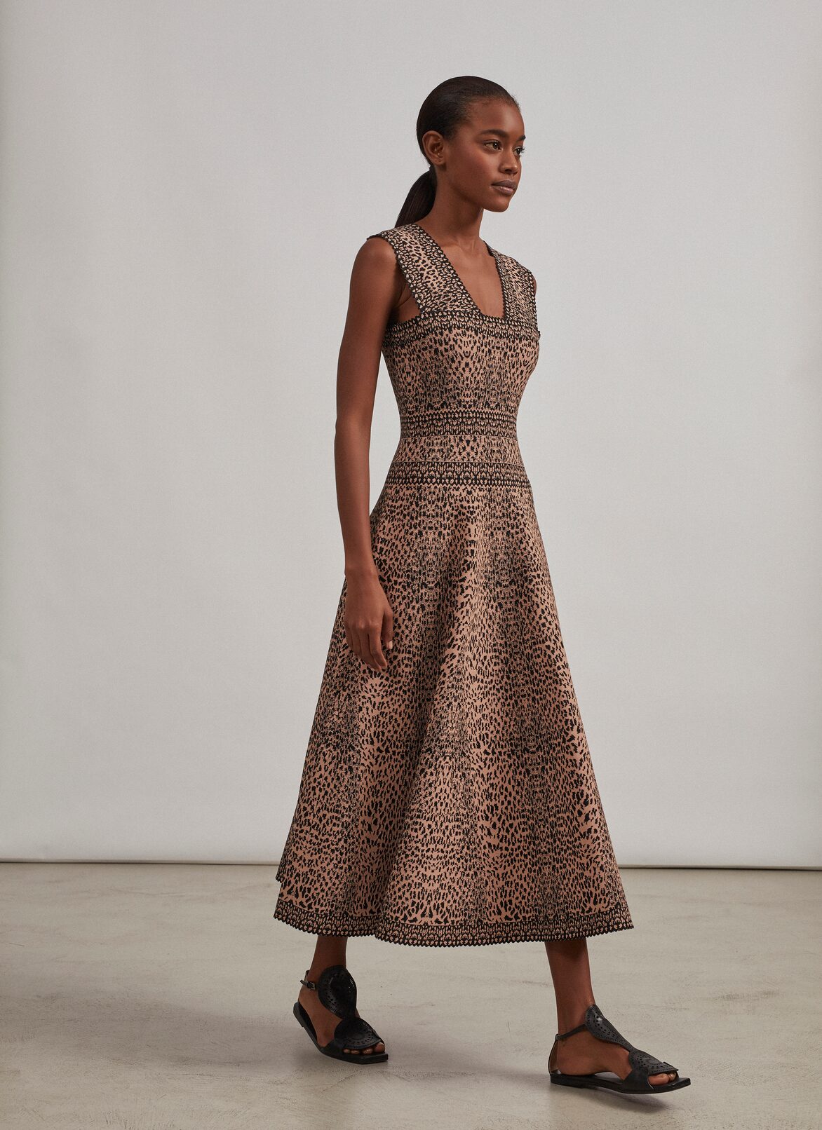 Dresses ALAÏA BLUSH/BLACK DRESSES